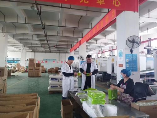 信陽(yáng)市市場(chǎng)監(jiān)管局開(kāi)展食品相關(guān)產(chǎn)品專項(xiàng)監(jiān)督檢查，筑牢安全防線